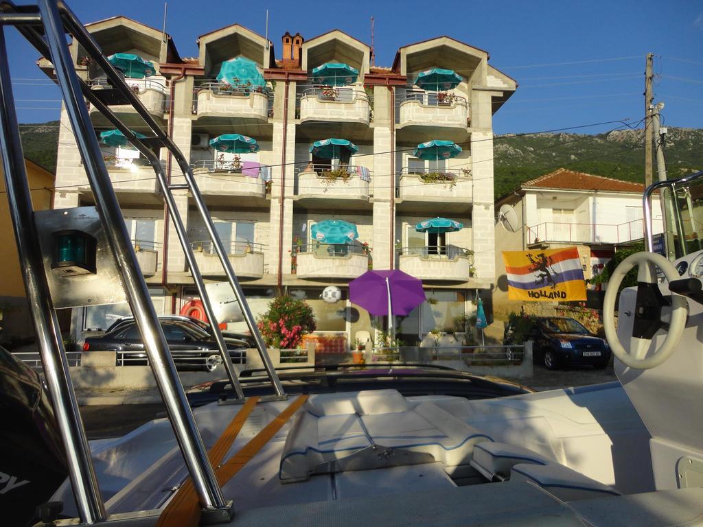 Apartmani Bakule Pestani Luaran gambar